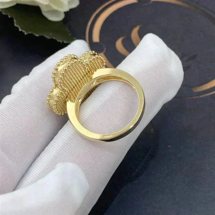 ¡®Imperial¡¯CLOVER WHITE MOP RING