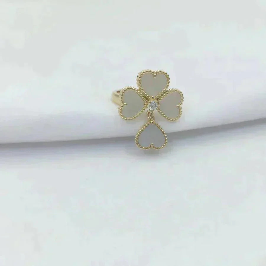 ¡®Imperial¡¯SWEET CLOVER WHITE MOP RING
